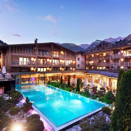 Hotel Quelle Nature Spa Resort Santa Maddalena in Casies Esterno foto