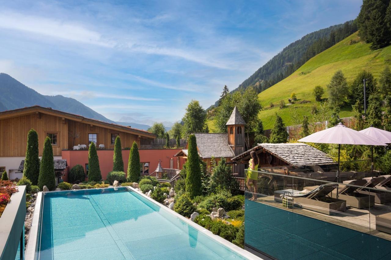 Hotel Quelle Nature Spa Resort Santa Maddalena in Casies Esterno foto