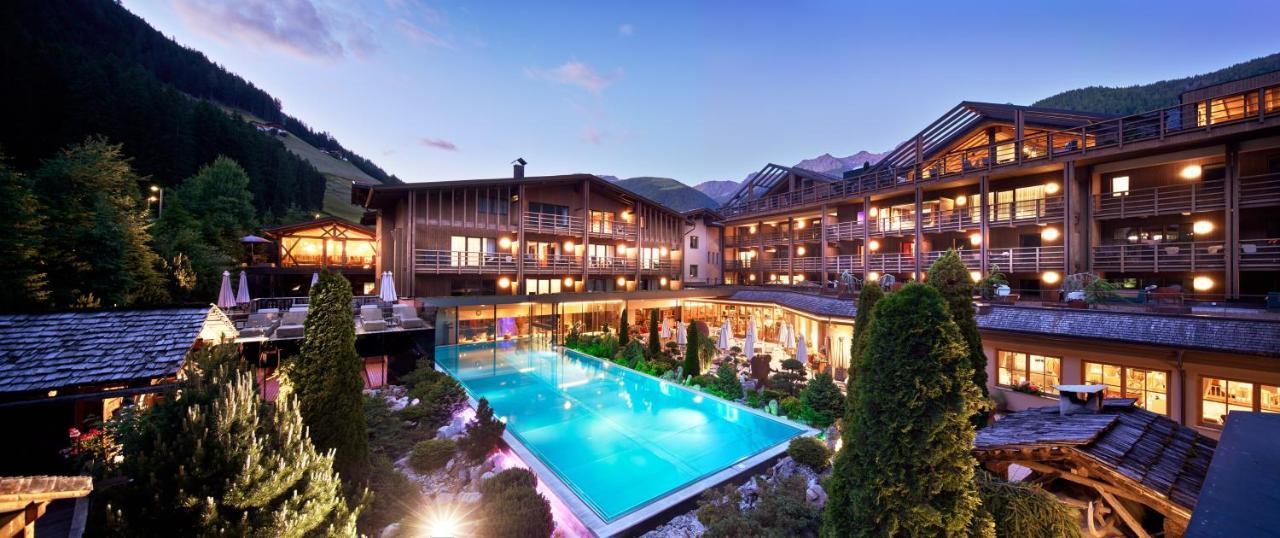 Hotel Quelle Nature Spa Resort Santa Maddalena in Casies Esterno foto