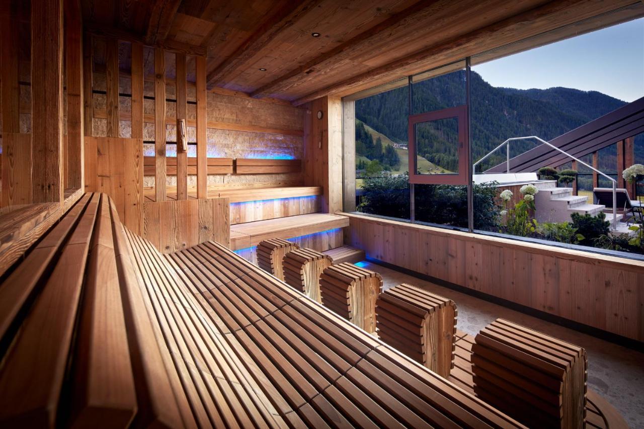 Hotel Quelle Nature Spa Resort Santa Maddalena in Casies Esterno foto