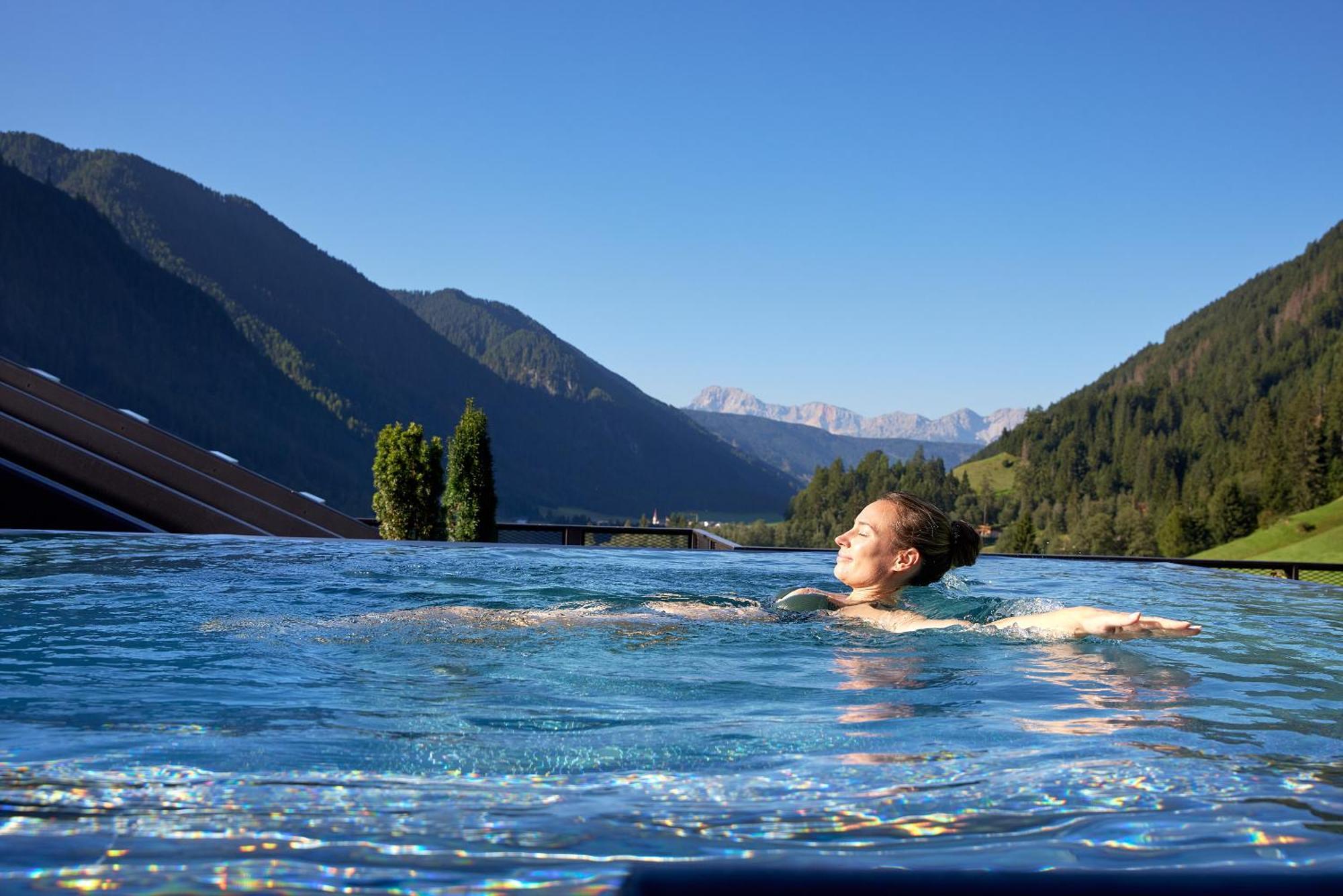 Hotel Quelle Nature Spa Resort Santa Maddalena in Casies Esterno foto