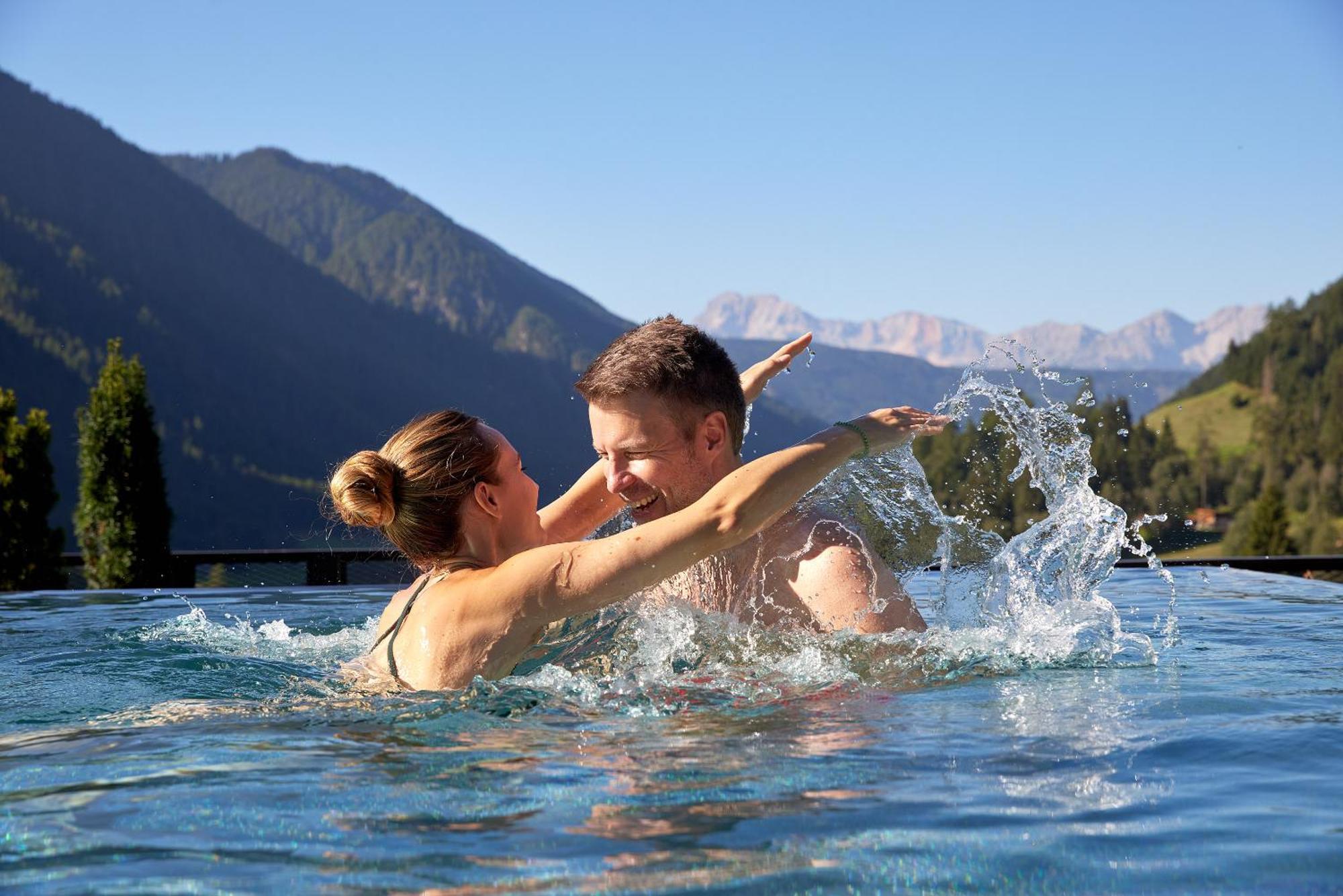 Hotel Quelle Nature Spa Resort Santa Maddalena in Casies Esterno foto