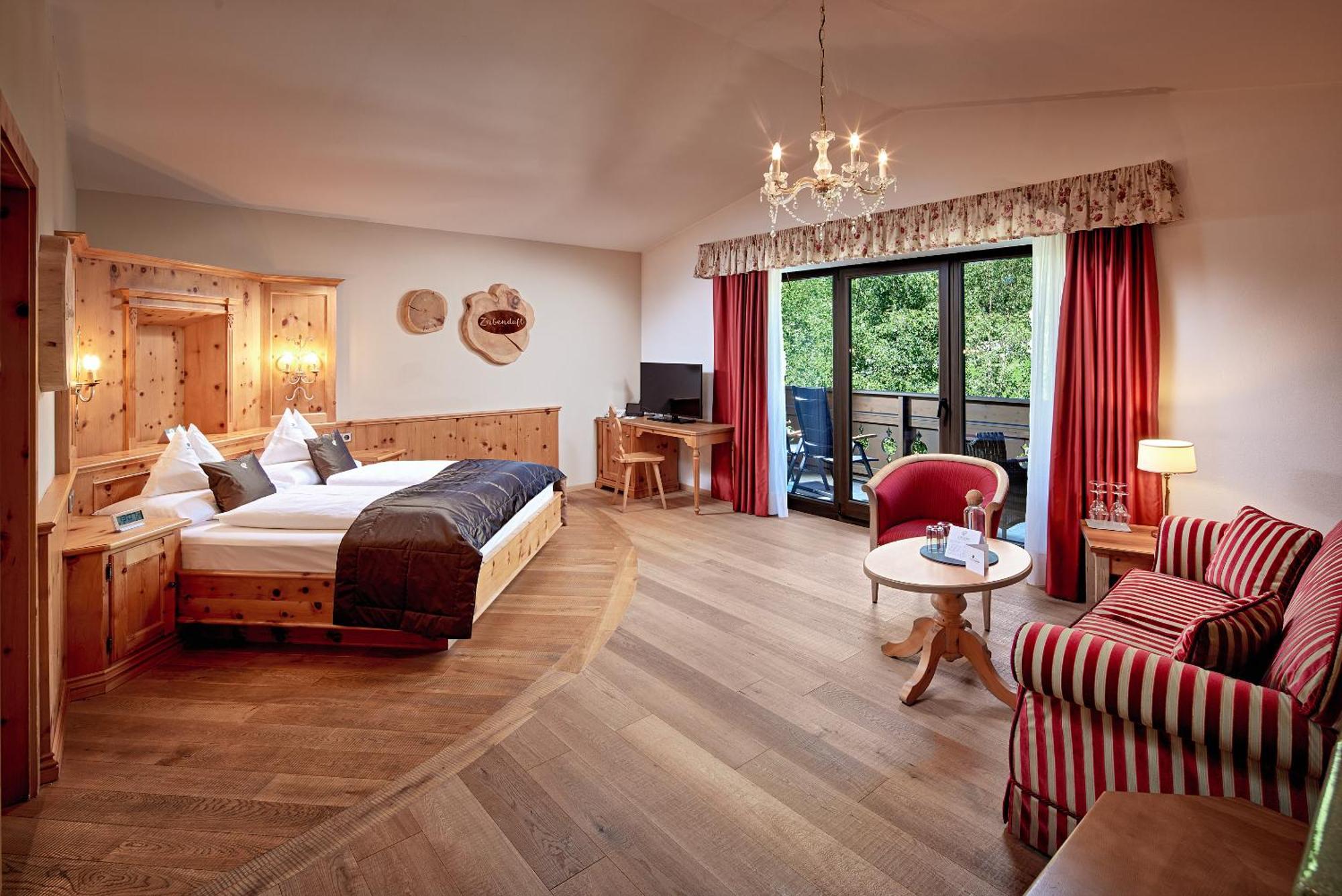 Hotel Quelle Nature Spa Resort Santa Maddalena in Casies Esterno foto