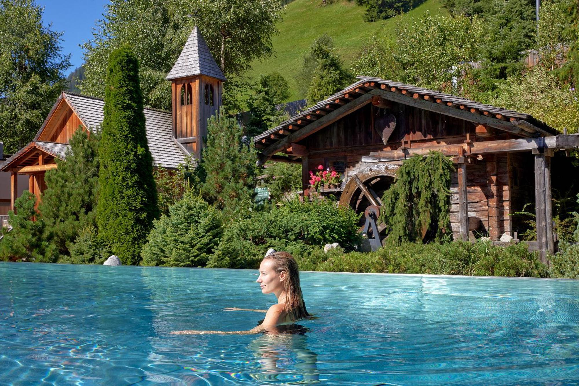 Hotel Quelle Nature Spa Resort Santa Maddalena in Casies Esterno foto