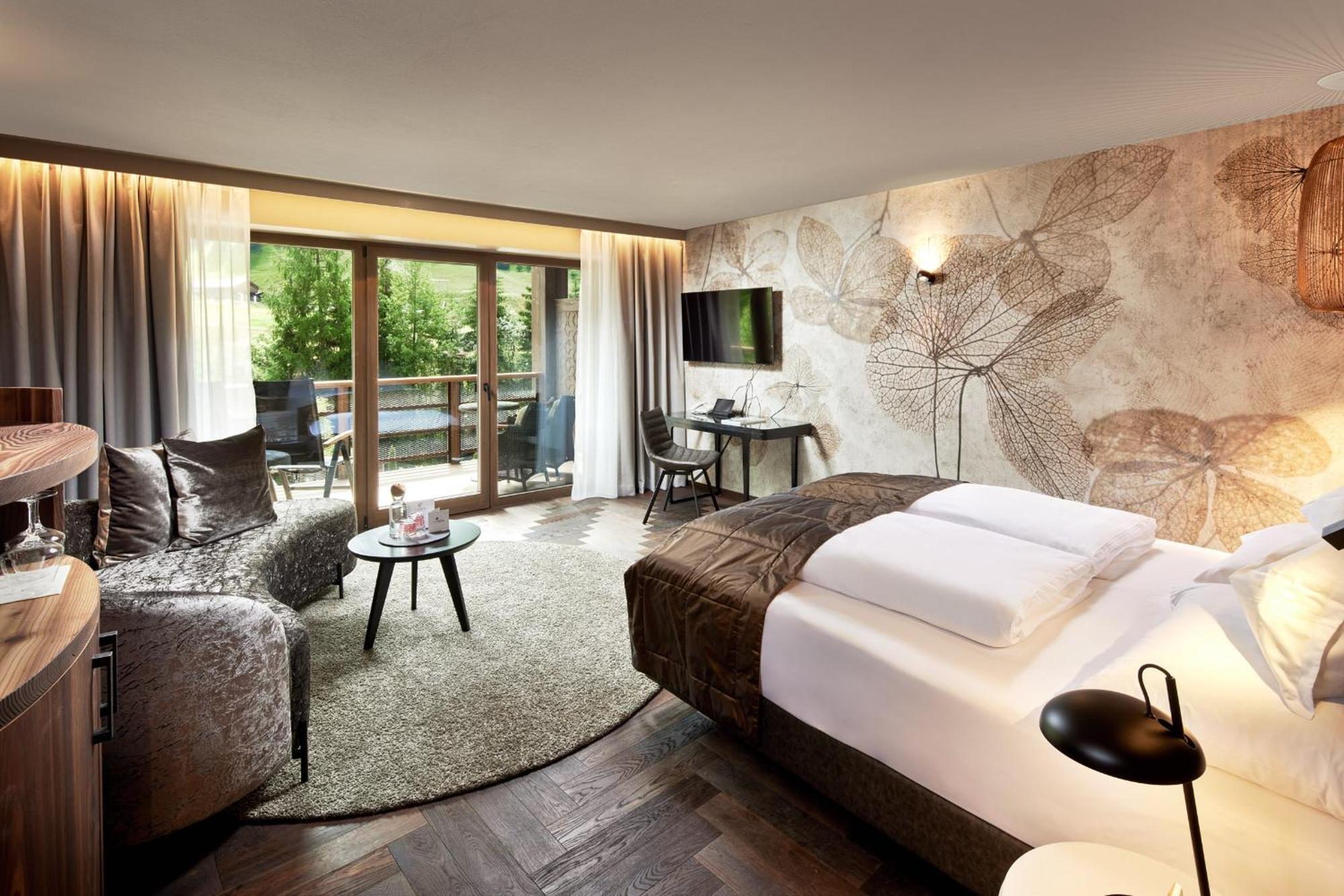 Hotel Quelle Nature Spa Resort Santa Maddalena in Casies Esterno foto