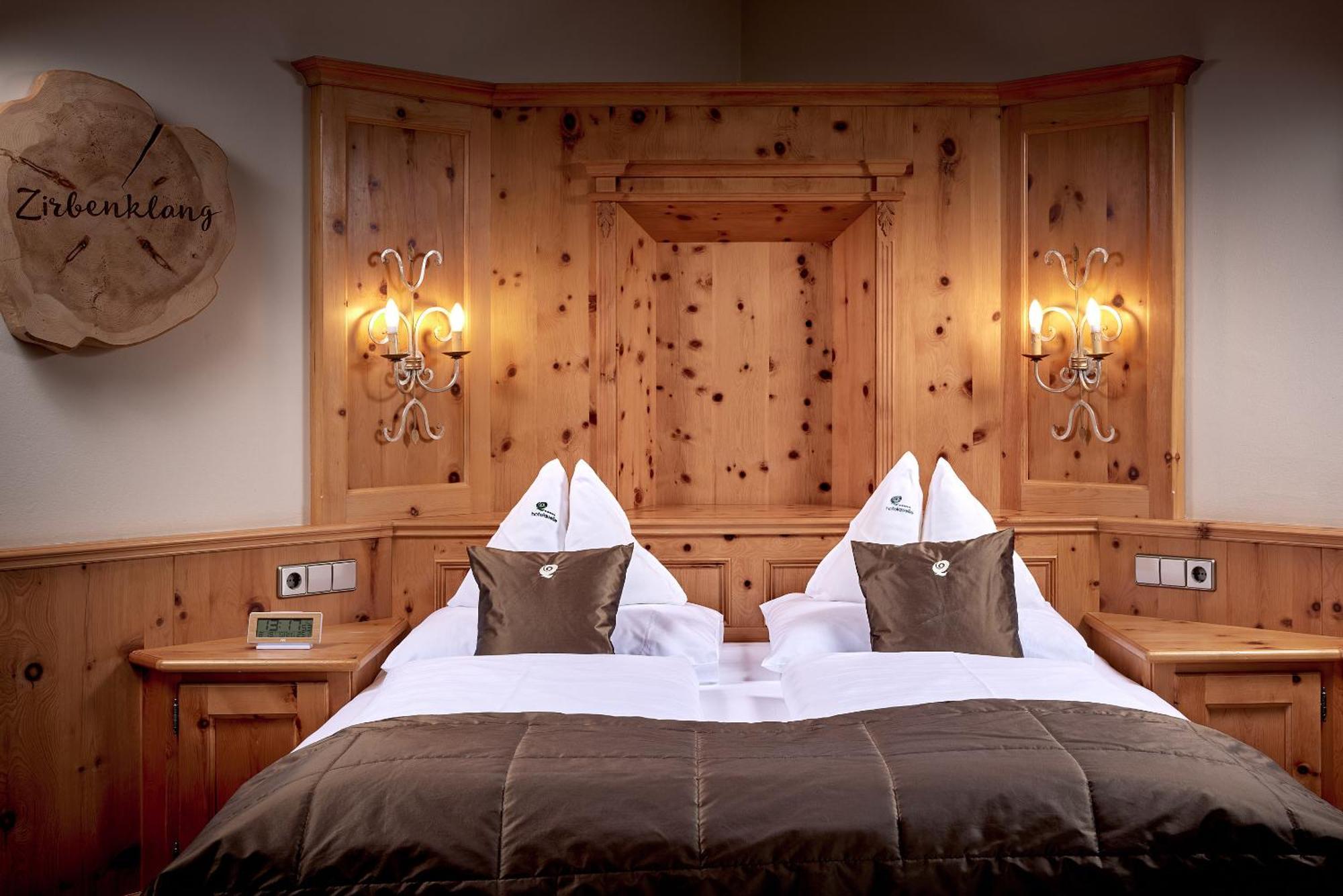 Hotel Quelle Nature Spa Resort Santa Maddalena in Casies Camera foto